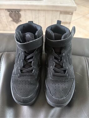 NIKE Girls High-Top Athletic Sneakers in Black